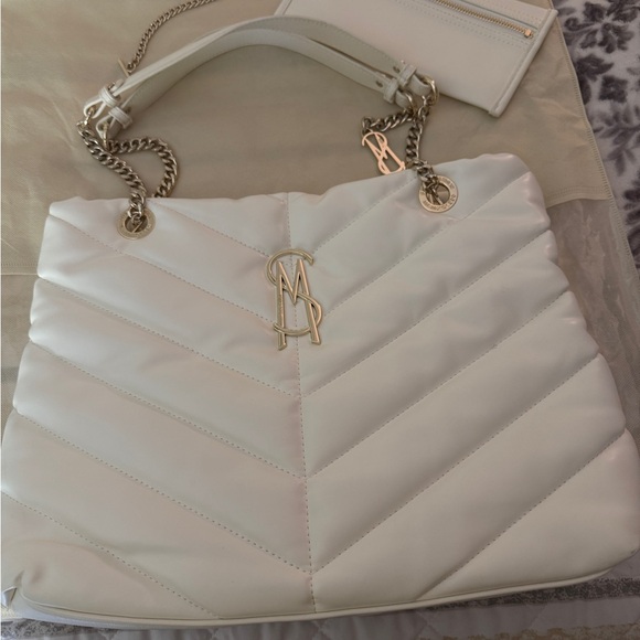 Elegant Cream Steve Madden Tote Bag - Picture 1 of 5